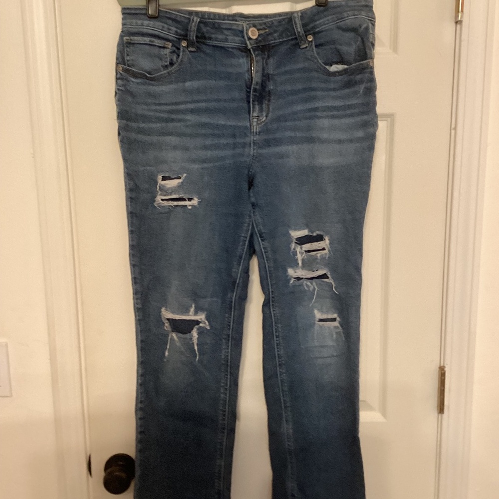 Maurices Distressed Women’s Jeans Size 14 Regular